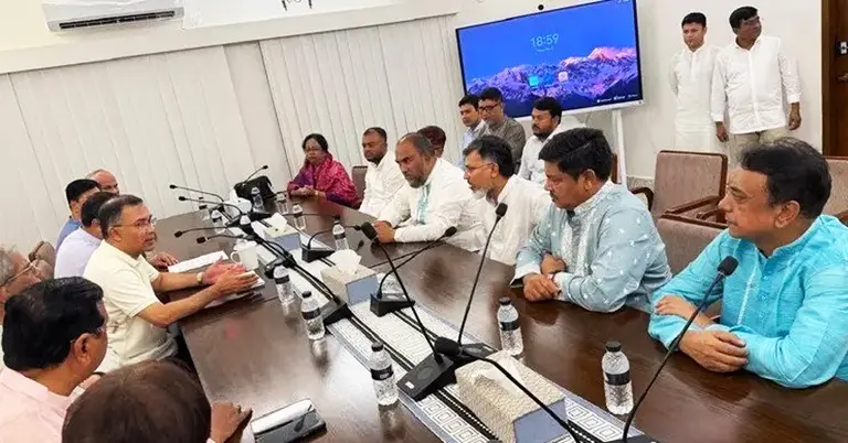 সিটি করপোরেশনের প্রশাসকদের সঙ্গে প্রধানমন্ত্রীর বৈঠক
